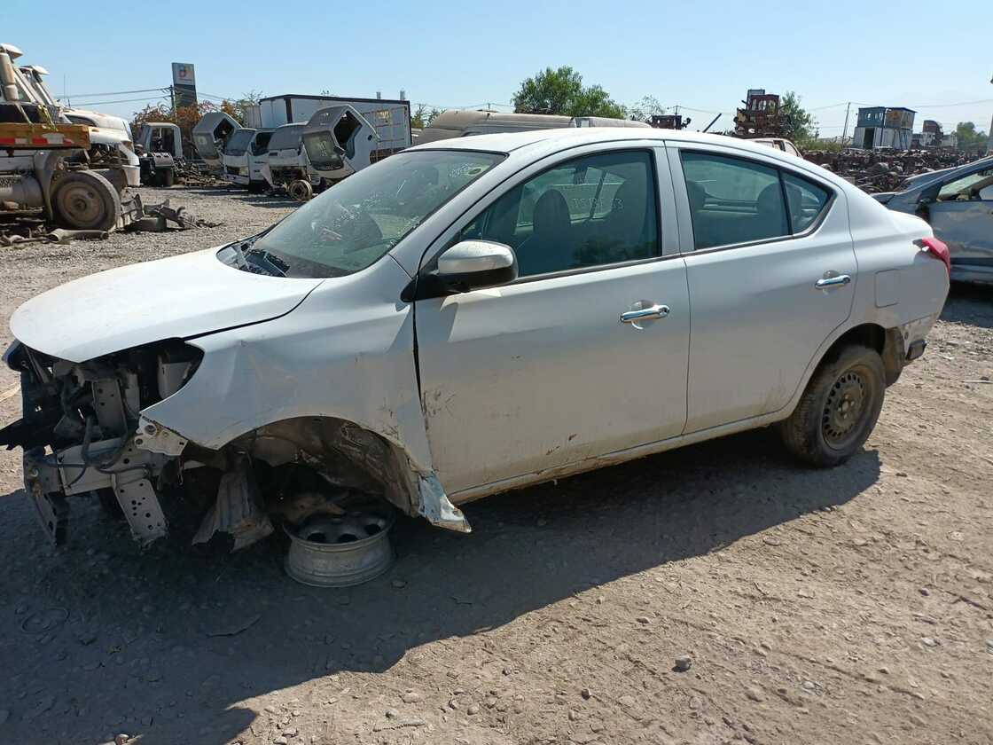 Nissan VERSA 2013 - 1 REPUESTO USADO/USADA EN DESARME